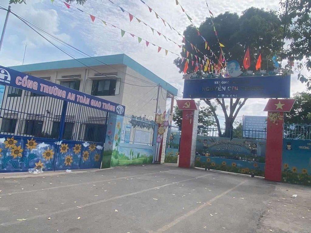 bán nhà gần trường học Nguyễn Chí Thanh 