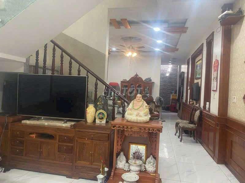 bán nhà gần trường học Nguyễn Chí Thanh 