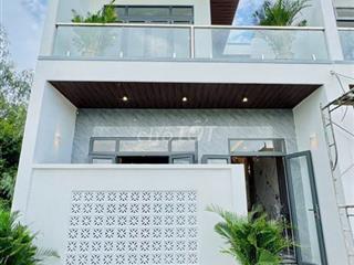 HOT! BIỆT THỰ MINI GIÁ 1TỶ850 CÒN BỚT CÁCH ĐƯỜNG ĐỒNG KHỞI 5P ĐI XE 