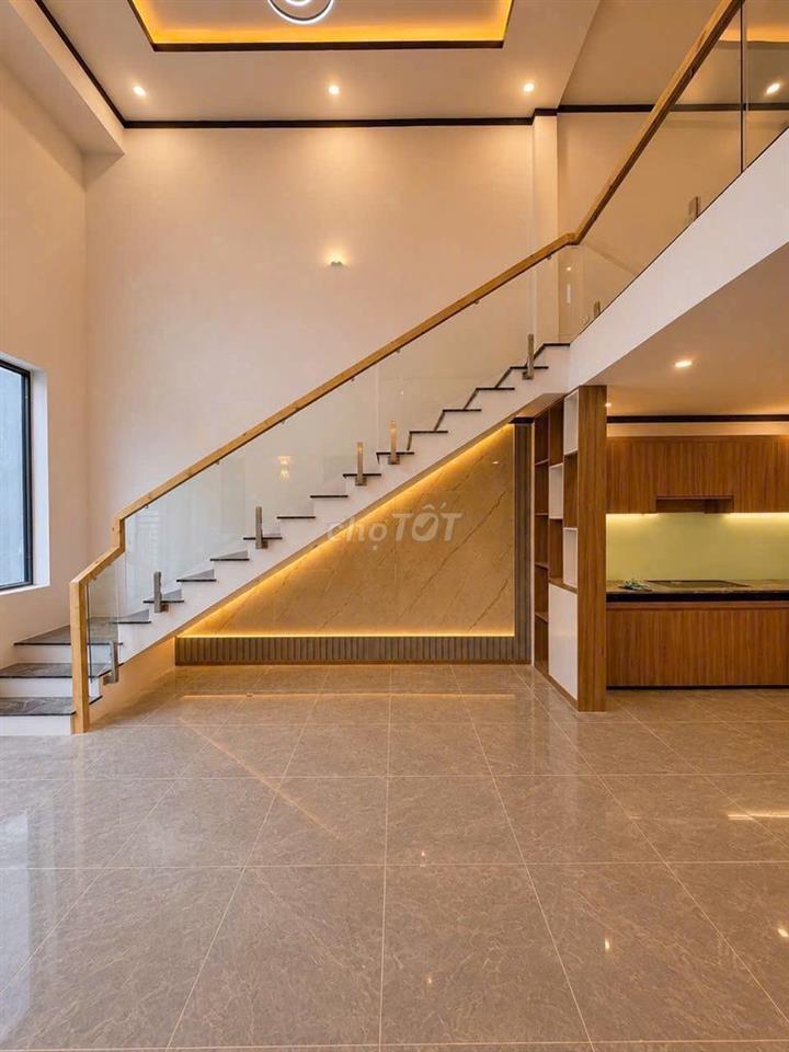 Nhà Gác Lửng Ngang 8m - Sân ô tô thoải mái. TRẢ TRƯỚC 500TR NHẬN NHÀ