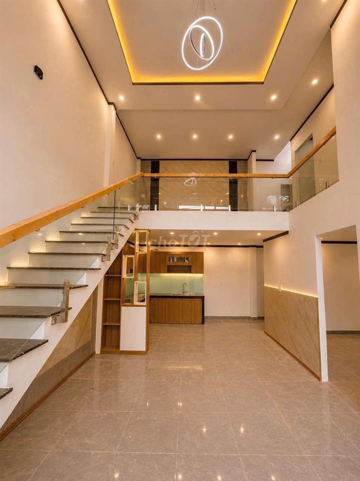 Nhà Gác Lửng Ngang 8m - Sân ô tô thoải mái. TRẢ TRƯỚC 500TR NHẬN NHÀ
