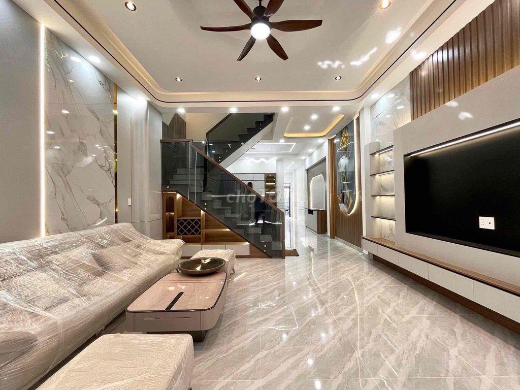 Ngộp Ngân hàng bán lại căn nhà lầu gần Văn Miếu Trấn Biên