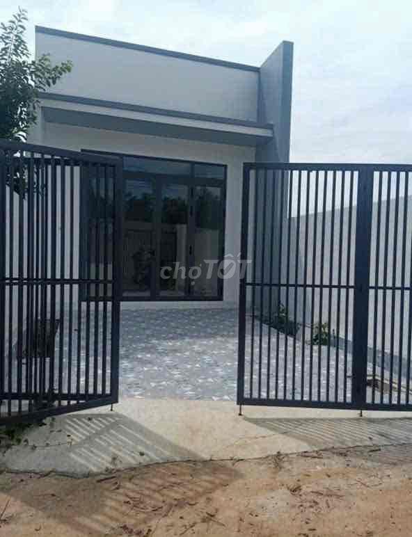 Bán nhà giá ngộp Long Khánh
