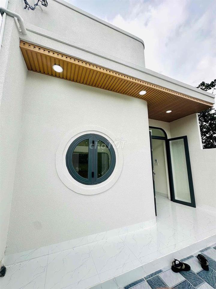 Bán Nhà mới xây Long Khánh