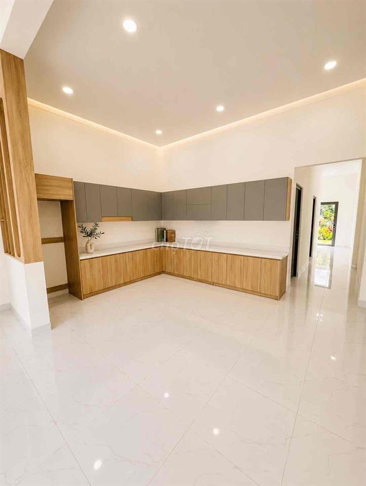 Bán Nhà mới xây Long Khánh