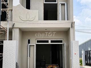 NHÀ NGỘP CẦN BÁN GẤP. GIÁ FULL 1,75 TỶ NHÀ LẦU SỔ RIÊNG 3 PHÒNG NGỦ