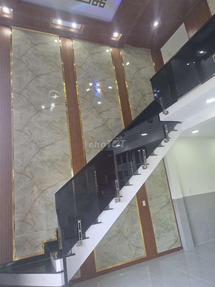 chủ ngộp cần bán gấp căn nhà gác lửng mới xây