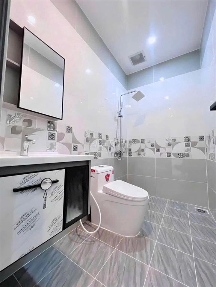 Giảm Sốc 200Triệu Bán Nhà Lầu Gần Cây Xăng 75 Sổ Sẵn, Trả Trước 600Tr