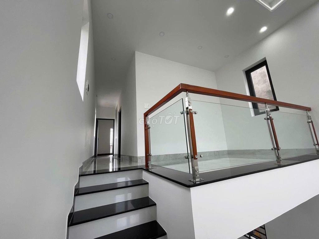 BÁN NHÀ GÁC LỬNG THÔNG TẦNG CUỐI NGÃ TƯ HUỲNH VĂN NGHỆ-SỔ RIÊNG SẴN