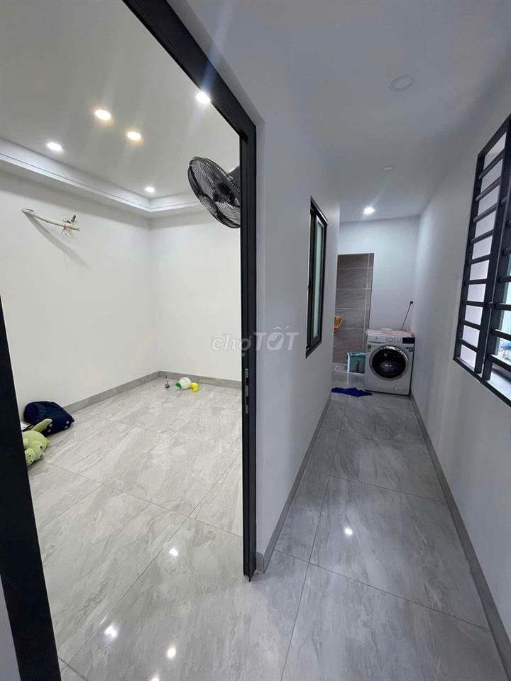 BÁN NHÀ GÁC LỬNG THÔNG TẦNG CUỐI NGÃ TƯ HUỲNH VĂN NGHỆ-SỔ RIÊNG SẴN