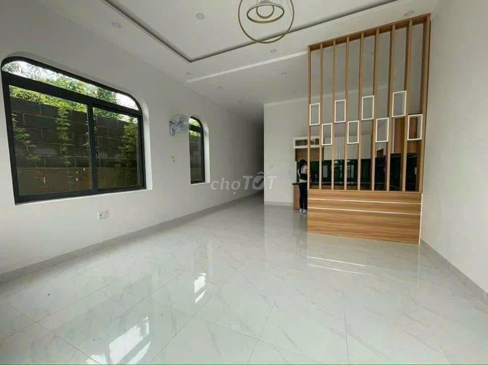 CHỦ HẠ 100TRIỆU BÁN NHANH NHÀ CẤP 4 CUỐI Đ.ĐỒNG KHỞI-TẶNG NỘI THẤT ĐẸP