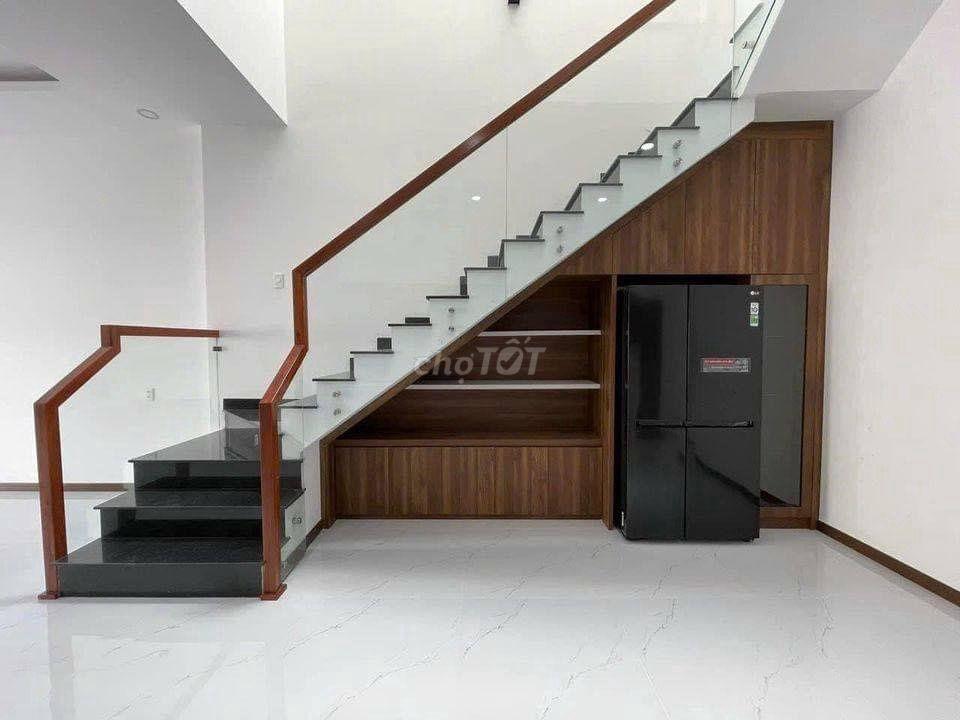 BÁN NHÀ VÒNG XOAY CỔNG 11 PHƯỚC TÂN SỔ SẴN HOÀN CÔNG, 1 SẸC QUỐC LỘ 51