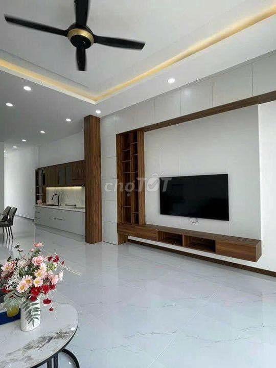 BÁN NHÀ VÒNG XOAY CỔNG 11 PHƯỚC TÂN SỔ SẴN HOÀN CÔNG, 1 SẸC QUỐC LỘ 51