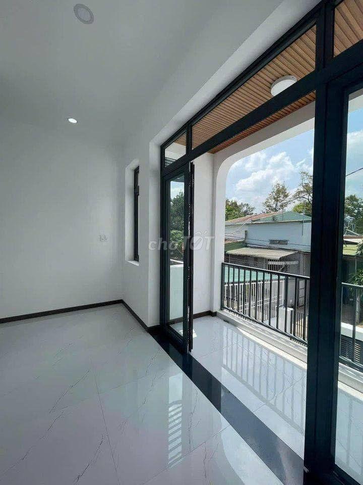 BÁN NHÀ VÒNG XOAY CỔNG 11 PHƯỚC TÂN SỔ SẴN HOÀN CÔNG, 1 SẸC QUỐC LỘ 51