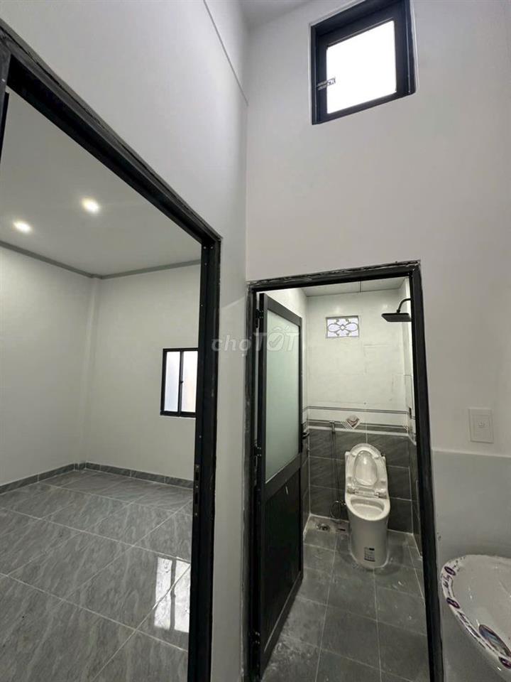Em cần bán căn nhà gác lửng 5x18 giá 1630, gần chợ Thạnh Phú