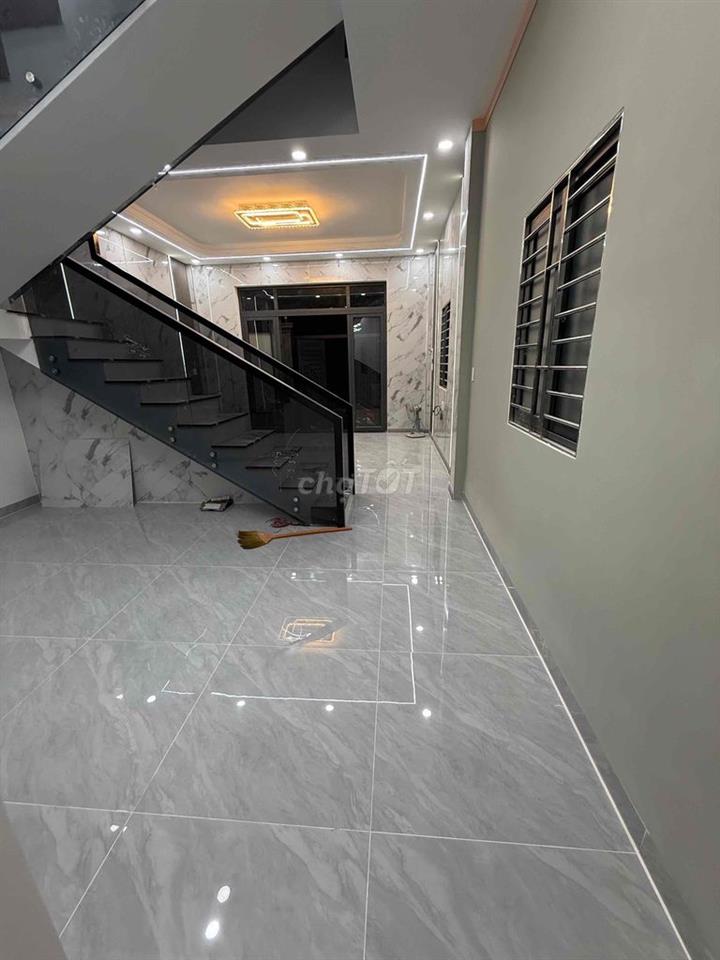 bán nhà sổ riêng thổ cư hoàn công