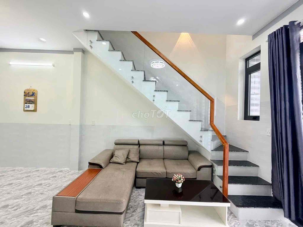 bán căn nhà lầu đường xe hơi thông phường bửu hoà. thổ cư 100%