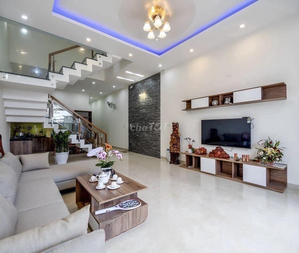 Kèo thơm xuất hiện, Nhà 2 lầu sổ riêng thổ cư 100%, trả trước 600Triệu
