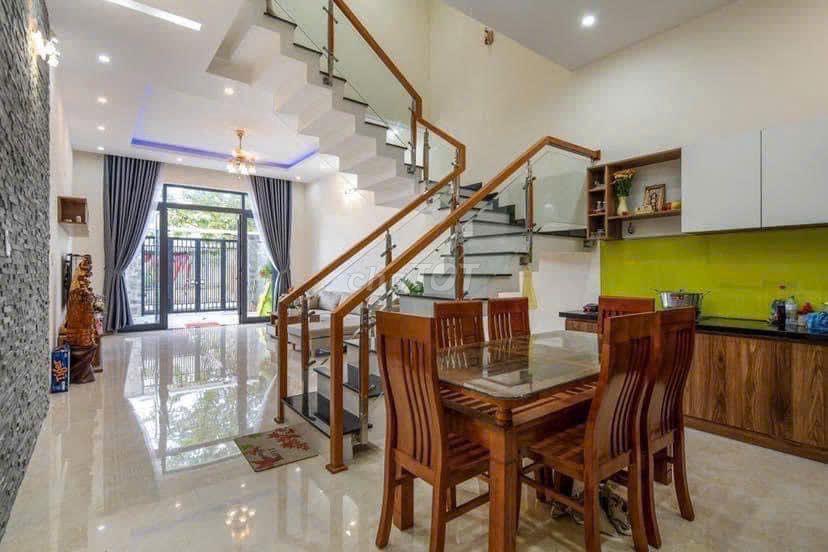 Kèo thơm xuất hiện, Nhà 2 lầu sổ riêng thổ cư 100%, trả trước 600Triệu