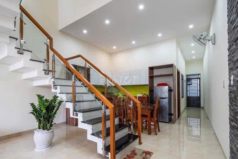 Kèo thơm xuất hiện, Nhà 2 lầu sổ riêng thổ cư 100%, trả trước 600Triệu
