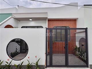 Cô chú đi nước ngoài, cần bán căn nhà cấp 4 mới Ngay cuối Đồng Khởi