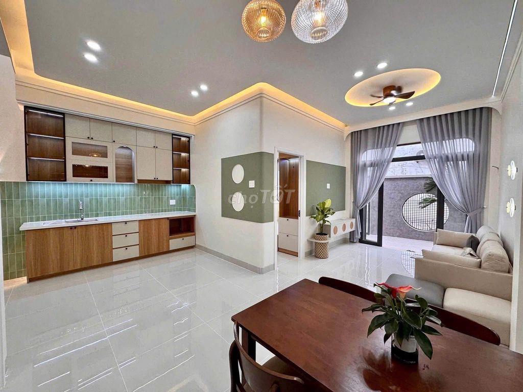 Cô chú đi nước ngoài, cần bán căn nhà cấp 4 mới Ngay cuối Đồng Khởi