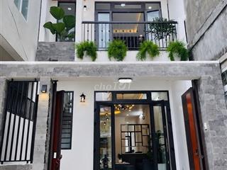 Thường xuyên đi công tác xa bán lại nhà cuối đường Đồng Khởi