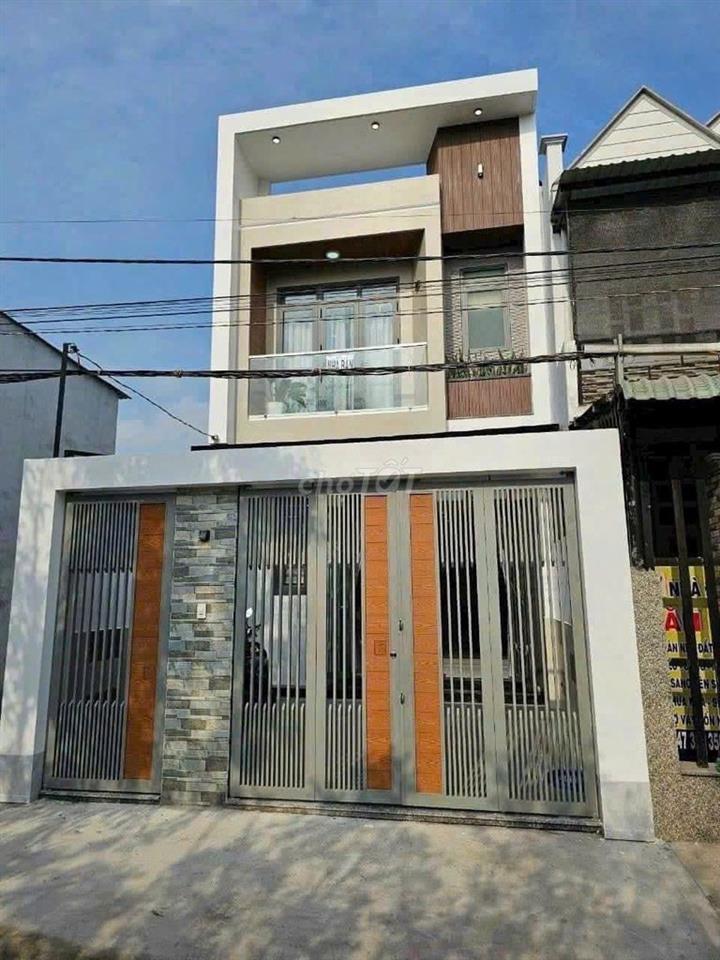 Ngay gần cây xăng 75, Nhà xây cho con trai ở giờ công tác xa bán gấp