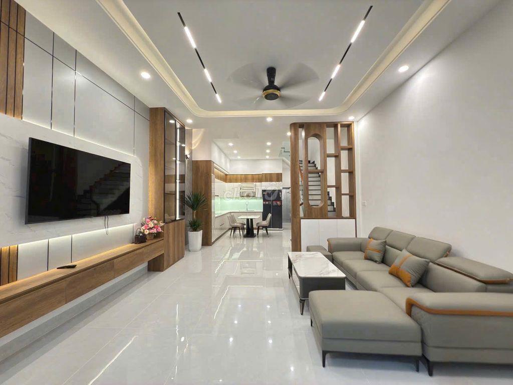 Ngay gần cây xăng 75, Nhà xây cho con trai ở giờ công tác xa bán gấp