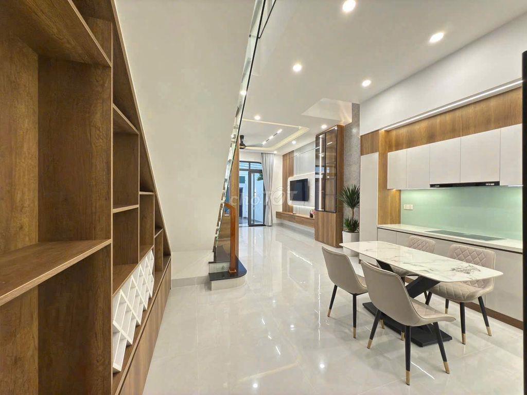Ngay gần cây xăng 75, Nhà xây cho con trai ở giờ công tác xa bán gấp