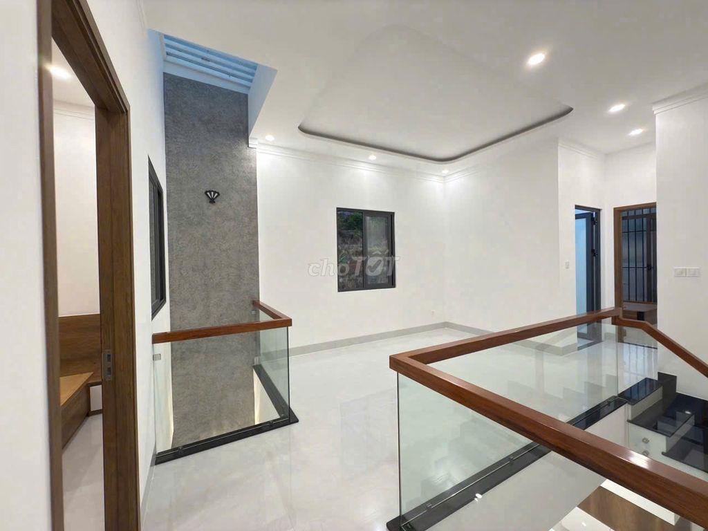 Ngay gần cây xăng 75, Nhà xây cho con trai ở giờ công tác xa bán gấp