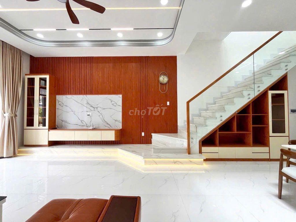 Thường xuyên đi công tác xa tôi cần bán lại căn nhà lầu cuối Đồng Khởi