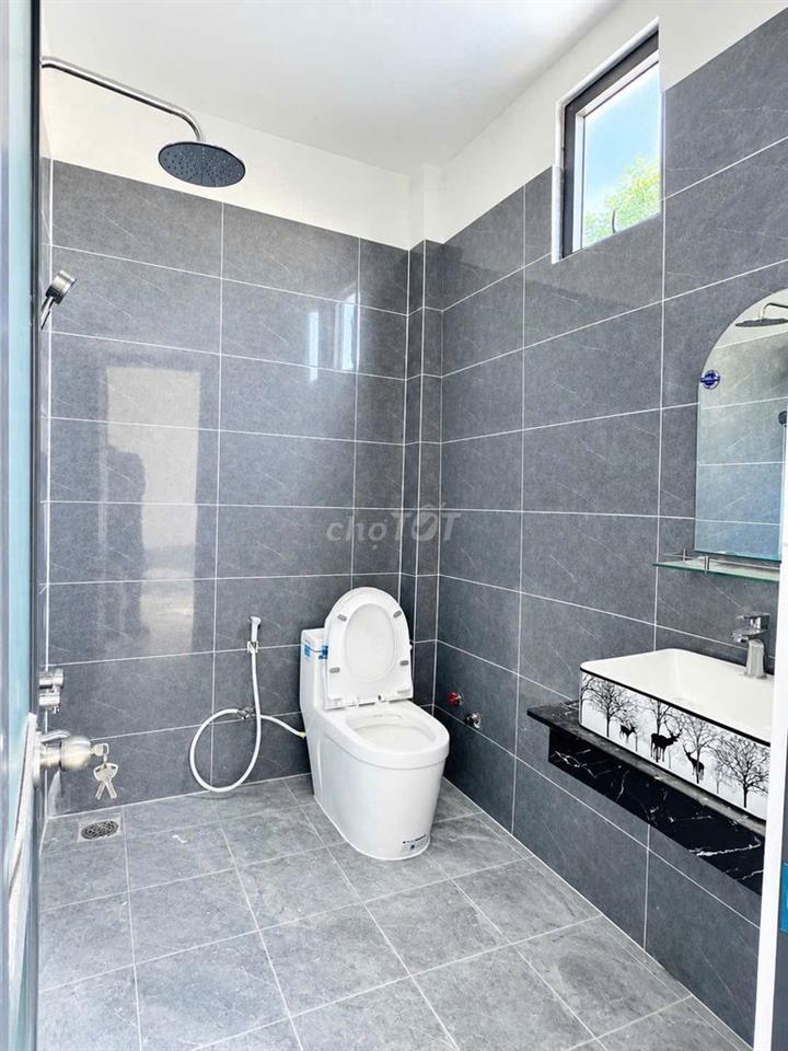 Việt kiều Mỹ về nước cần bán lại căn nhà mới xây gần chợ Thạnh Phú