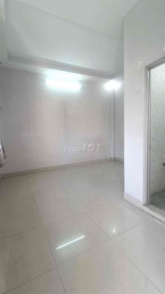 nhà mặt tiền 60,5m2 ,6 phòng ngủ,đường trục 16 thạnh phú vĩnh cửu