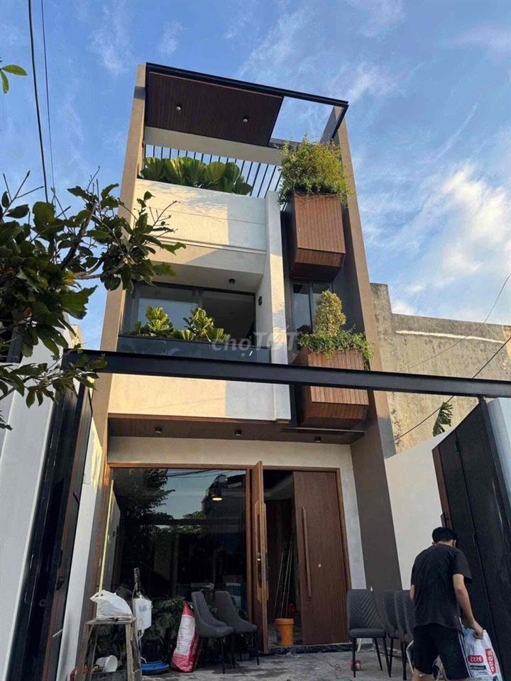 nhà mặt tiền, 112,8m2. 3 phòng ngủ đường 768 trảng dài đồng nai