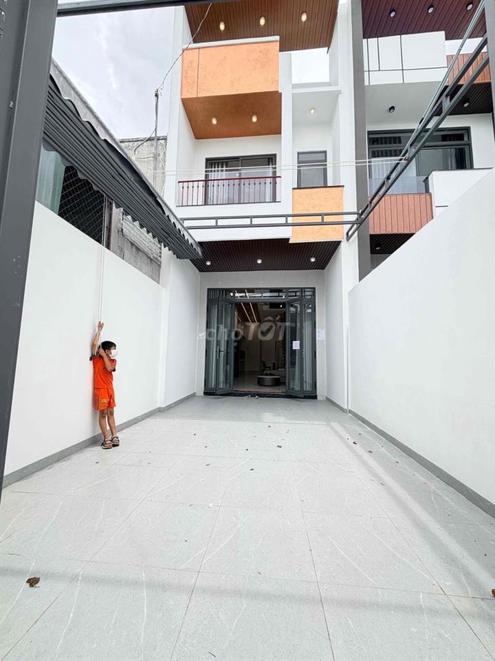 nhà phố 100m2 ,3 phòng ngủ,đường Nguyễn ái quốc,Tân hiệp