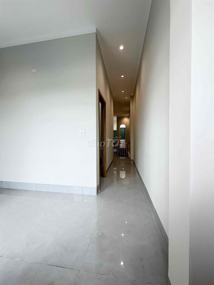 nhà phố 100m2 ,3 phòng ngủ,đường Nguyễn ái quốc,Tân hiệp