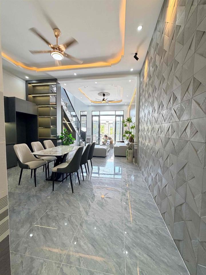 nhà ngõ hẻm 100m2 ,3 phòng ngủ,đường 768 biên hoà