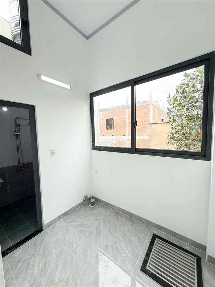 BÁN NHÀ LẦU MỚI XÂY ĐƯỜNG Ô TÔ