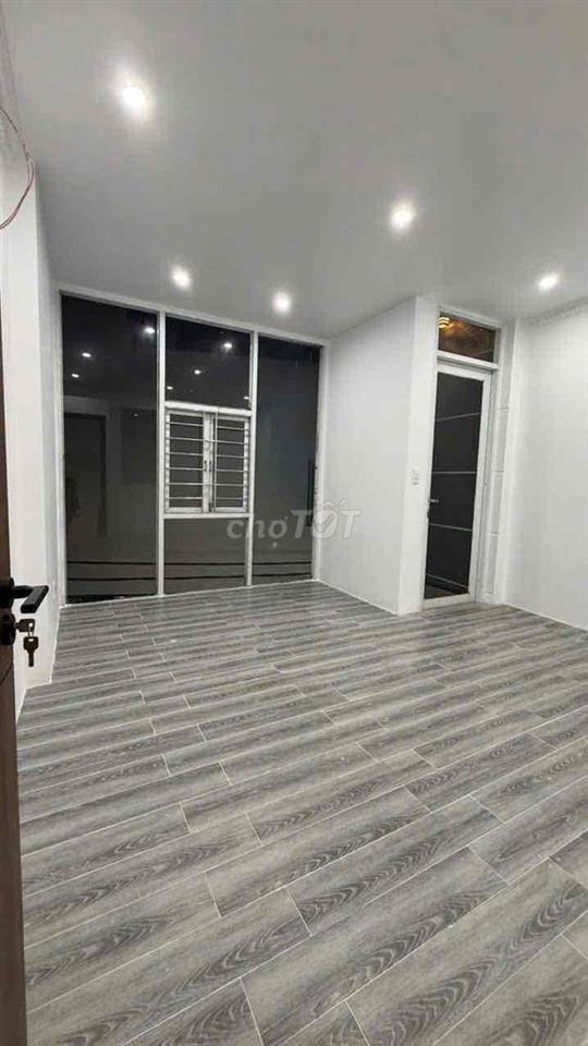 Bán nhà 1 trệt 1 lửng ngay trung tâm tp đường ô tô