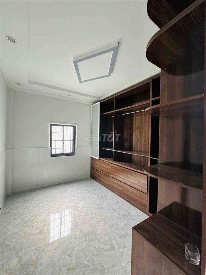 Cho thuê nhà có nội thất Gar ô tô Bửu Long