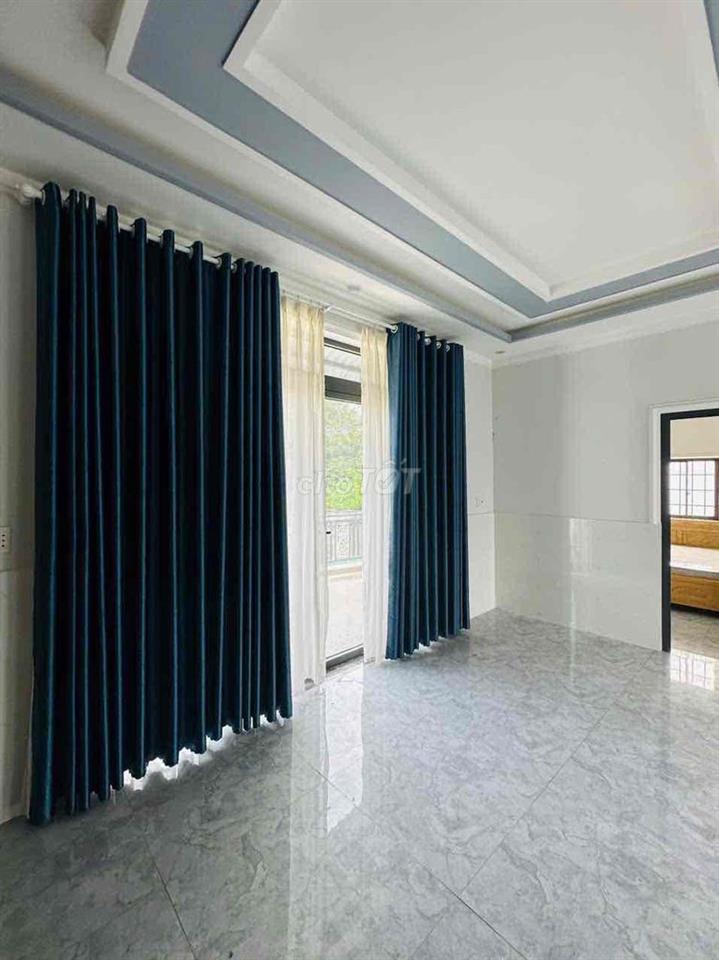 Cho thuê nhà có nội thất Gar ô tô Bửu Long
