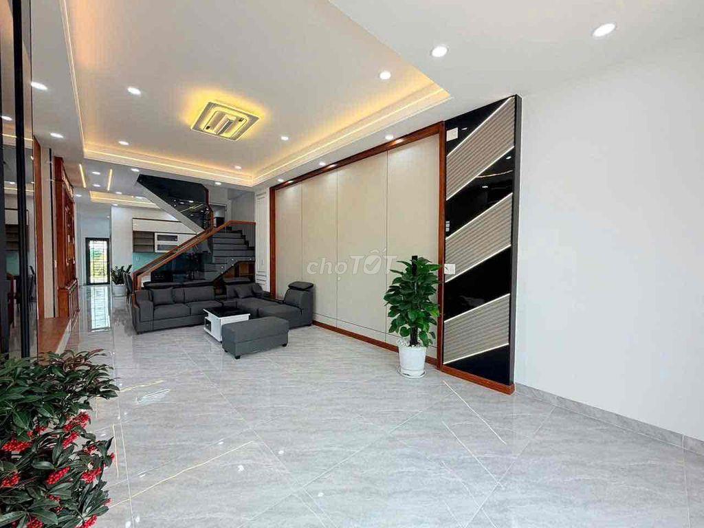 Bán nhà phố 1 trệt 2 lầu KDC víp Bửu Long