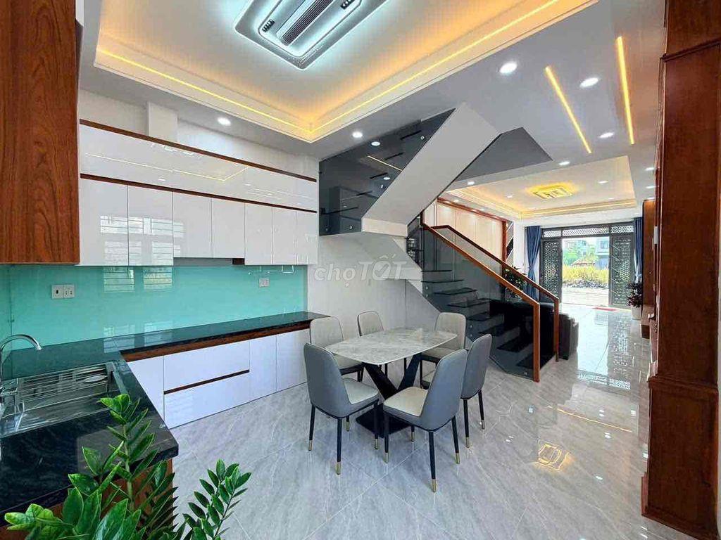 Bán nhà phố 1 trệt 2 lầu KDC víp Bửu Long