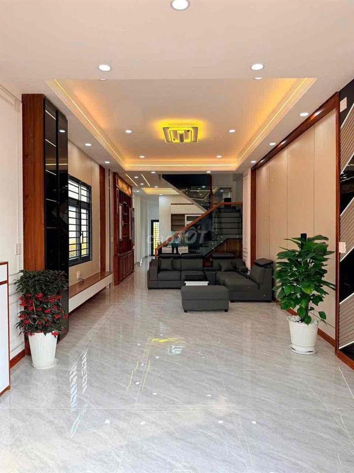 Bán nhà phố 1 trệt 2 lầu KDC víp Bửu Long