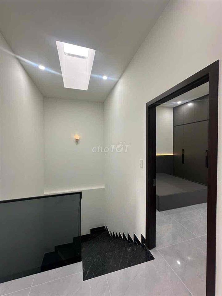 BÁN NHÀ 3 TẦNG MỚI XÂY FULL NỘI THẤT
