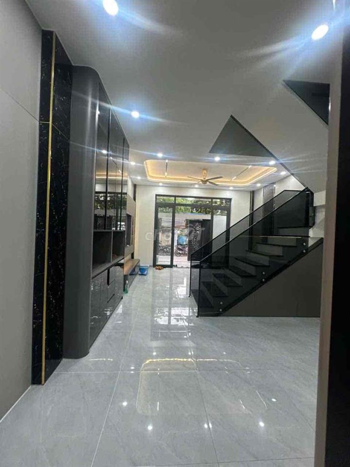 BÁN NHÀ 3 TẦNG MỚI XÂY FULL NỘI THẤT