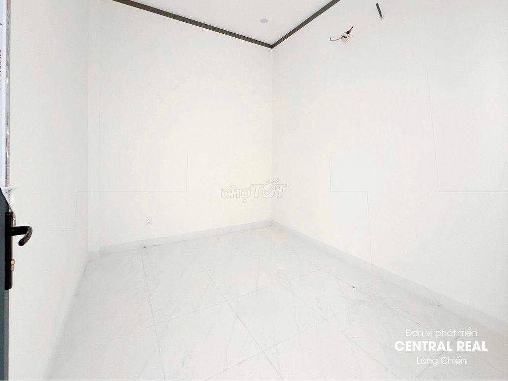 BÁN NHÀ CẤP 4 NGAY ĐƯỜNG LONG CHIẾN 440TR TRẢ TRƯỚC