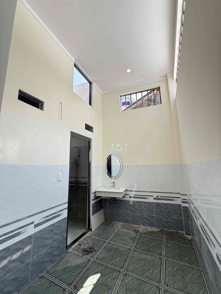 NHÀ PHƯỜNG BỬU HOÀ NGAY CHỢ ĐỒN CÁCH THỦ ĐỨC 15p