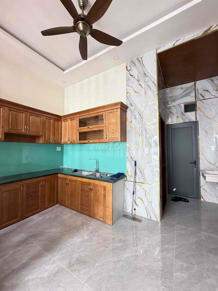 NHÀ PHƯỜNG BỬU HOÀ NGAY CHỢ ĐỒN CÁCH THỦ ĐỨC 15p